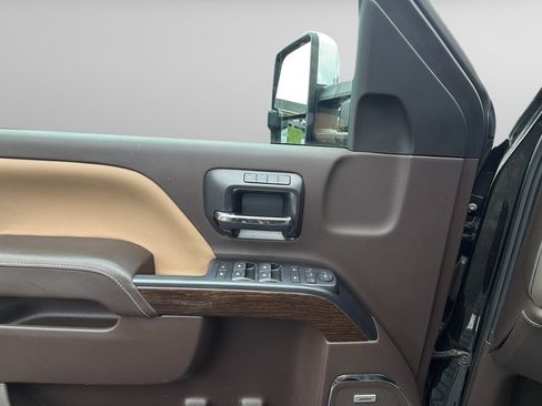 Used 2019 GMC Sierra 2500 Denali AWD/4WD image 25