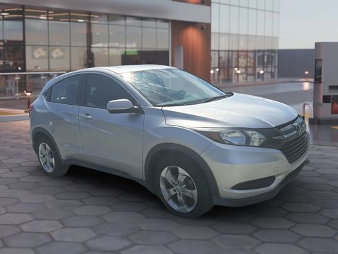 Used 2016 Honda HR-V LX image 19