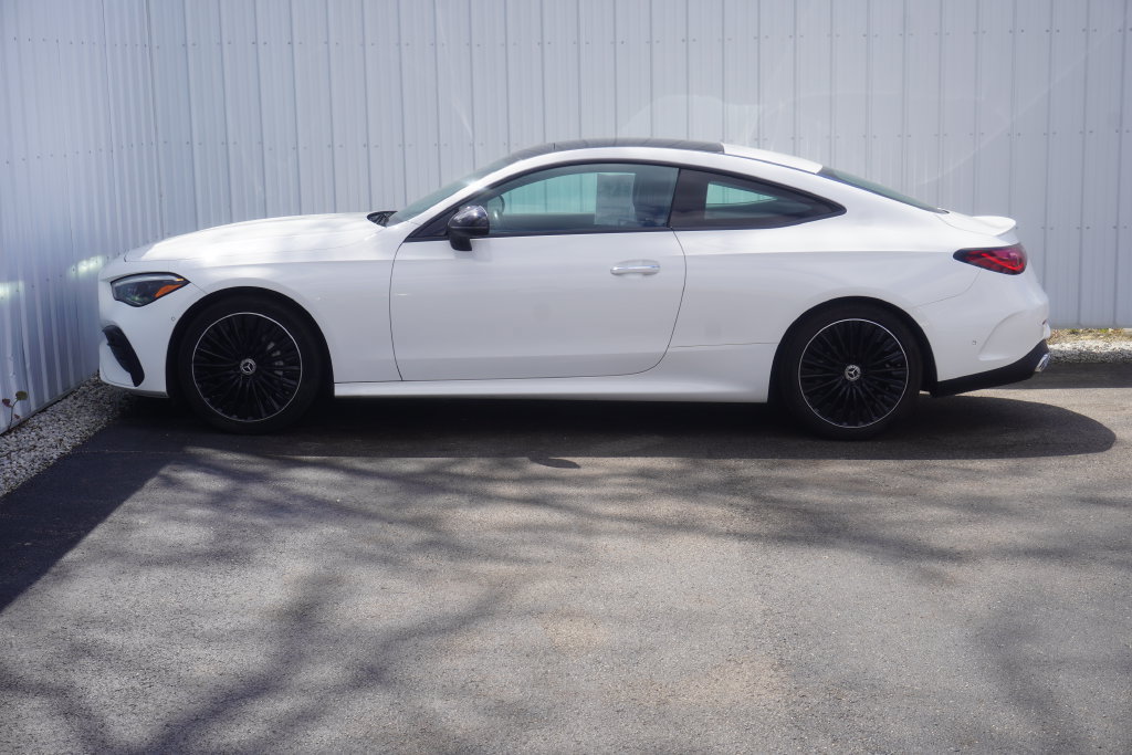 Used 2024 Mercedes-Benz CLE 300 4MATIC Coupe image 3