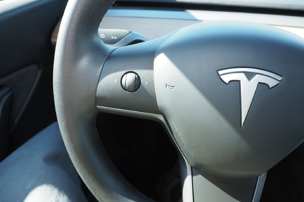 Used 2021 Tesla Model Y Long Range AWD/4WD image 24