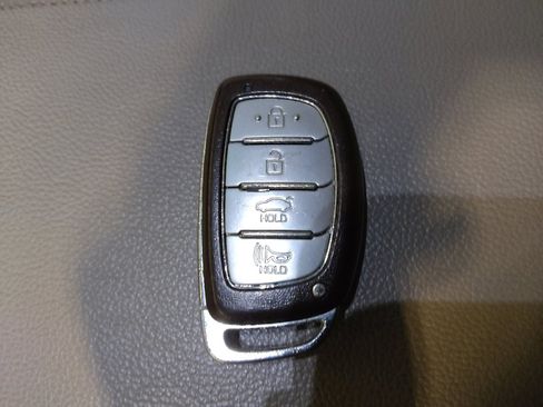Used 2018 Hyundai Sonata Limited w/ Ultimate Package 07 FWD image 32