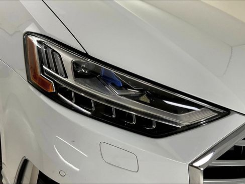 Used 2020 Audi S8 L image 32