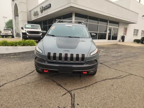 Used 2015 Jeep Cherokee Trailhawk w/ Leather Interior Group AWD/4WD image 5