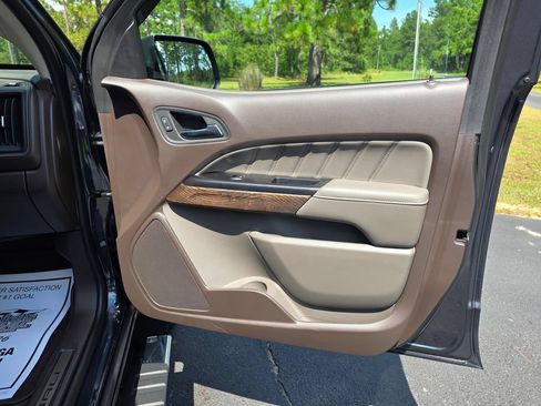Used 2022 GMC Canyon Denali RWD image 26