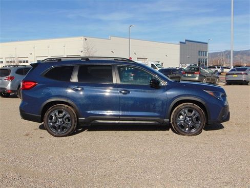 Used 2024 Subaru Ascent Onyx Edition image 3
