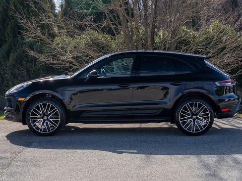 New 2026 Porsche Macan image 2