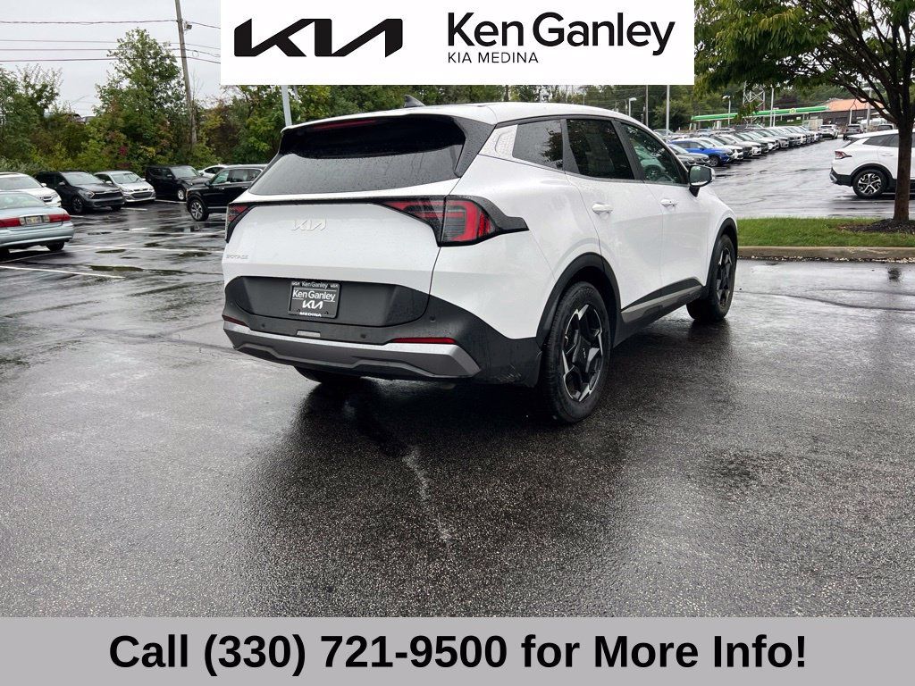 Certified 2026 Kia Sportage EX FWD image 9