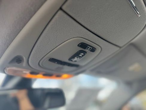 Used 2006 Jaguar XJ8 image 32