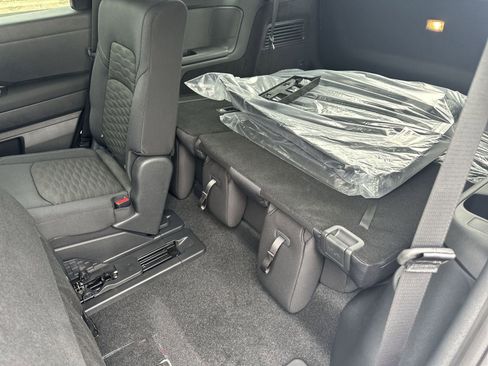 New 2025 Nissan Pathfinder SV image 27