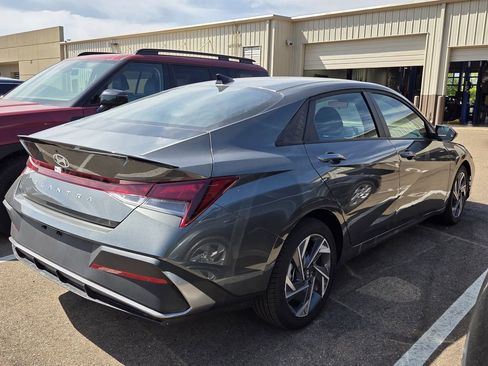 Used 2025 Hyundai Elantra Sport w/ Cargo Package image 10