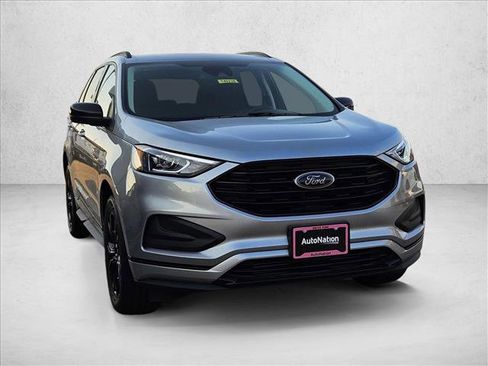 Used 2024 Ford Edge SE w/ Black Appearance Package image 7