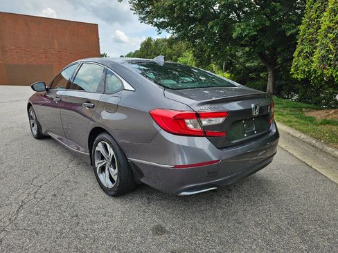 Used 2018 Honda Accord EX image 3