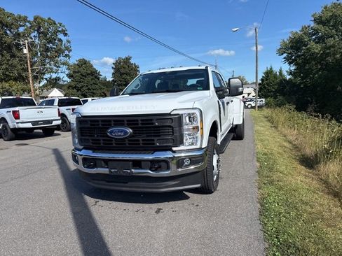 New 2026 Ford F350 XL w/ XL Chrome Package image 12