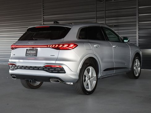 Used 2025 Audi Q5 Premium w/ Premium Plus AWD/4WD image 16