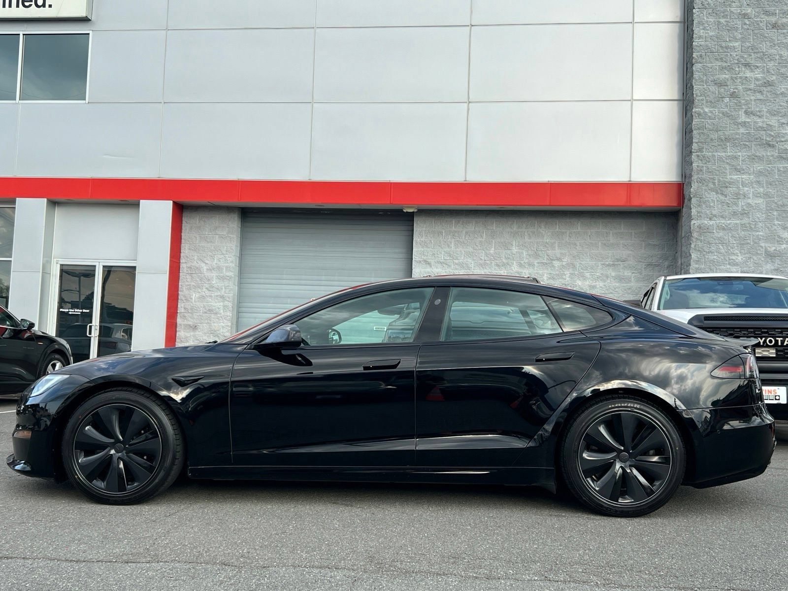 Used 2022 Tesla Model S Plaid AWD/4WD image 26