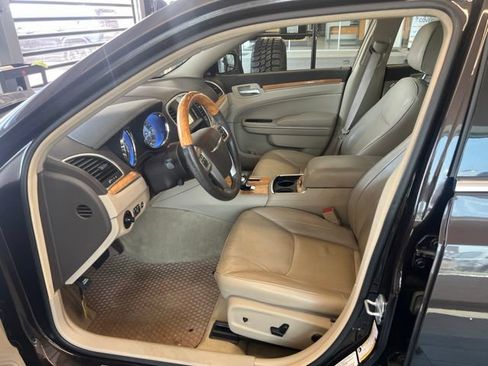 Used 2012 Chrysler 300 Limited w/ Luxury Group RWD image 14