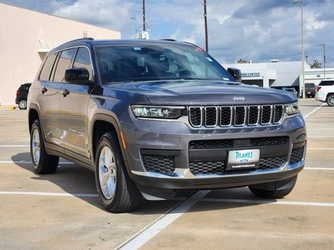 Used 2025 Jeep Grand Cherokee L Laredo image 3