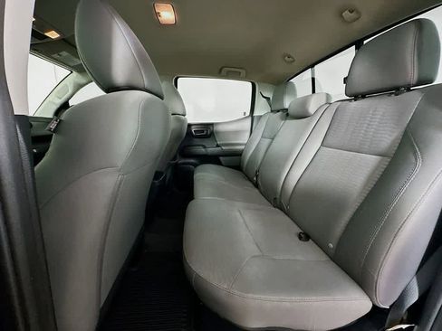 Used 2017 Toyota Tacoma SR image 12
