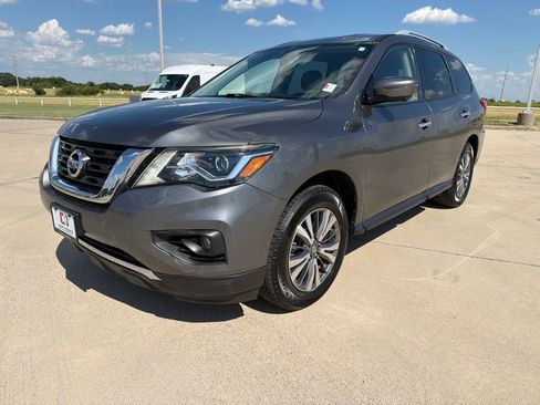Used 2019 Nissan Pathfinder SL AWD/4WD image 1