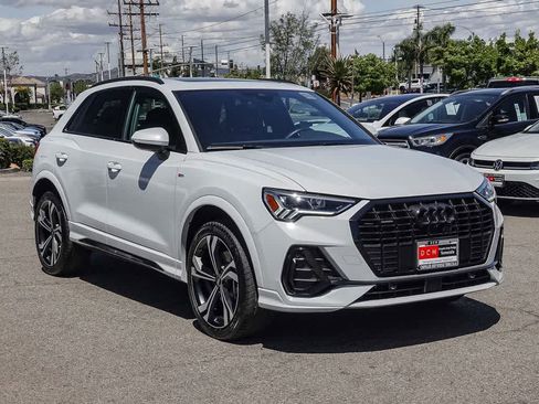 Used 2023 Audi Q3 2.0T Premium Plus w/ Premium Plus Package AWD/4WD image 3