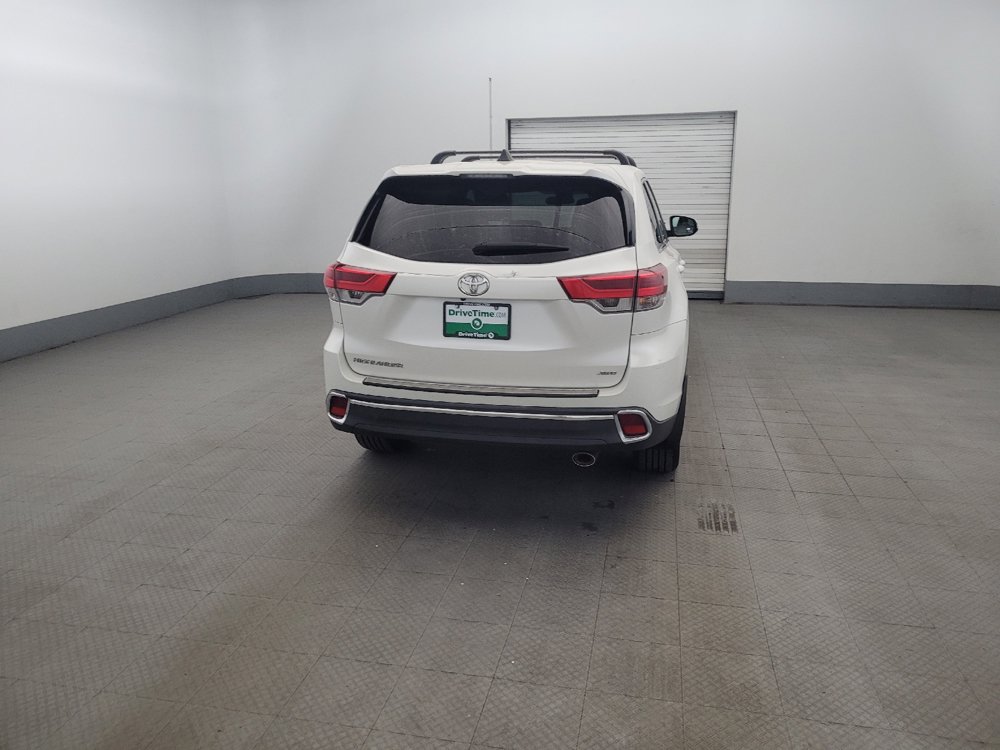 Used 2018 Toyota Highlander LE w/ Protection Package #3 AWD/4WD image 7