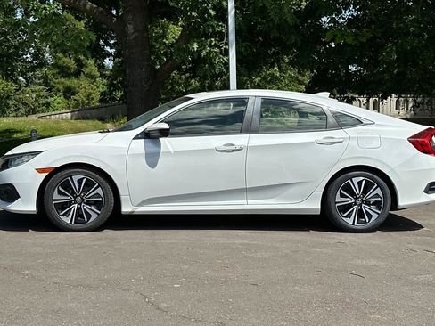 Used 2018 Honda Civic EX-T image 5