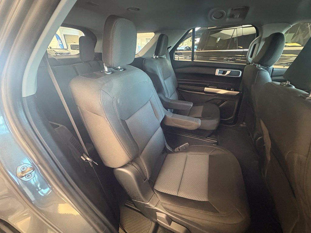 Used 2022 Ford Explorer XLT AWD/4WD image 29