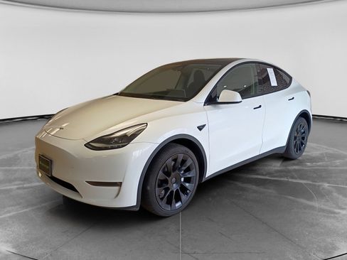 Used 2023 Tesla Model Y Long Range AWD/4WD image 15