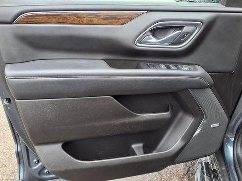 Used 2021 Chevrolet Tahoe Premier w/ Premium Package image 17