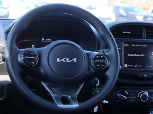 Used 2025 Kia Soul LX image 29