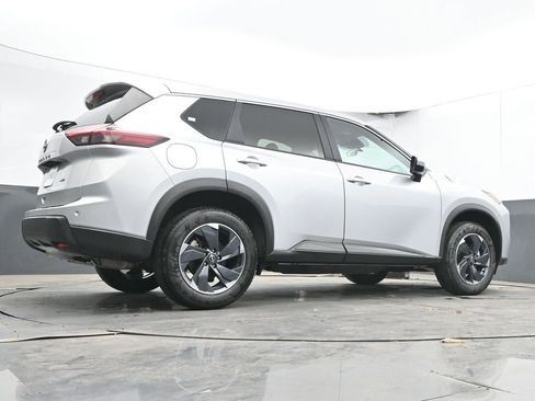 Used 2025 Nissan Rogue SV AWD/4WD image 51