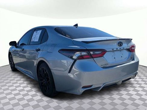 Used 2021 Toyota Camry SE w/ Convenience Package FWD image 5