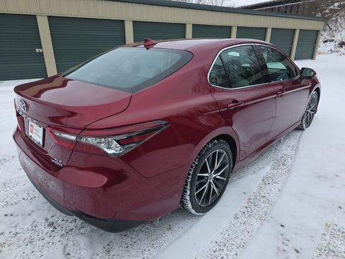 Certified 2021 Toyota Camry XLE w/ Navigation Upgrade Package image 7