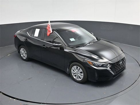 Used 2025 Nissan Sentra S image 39
