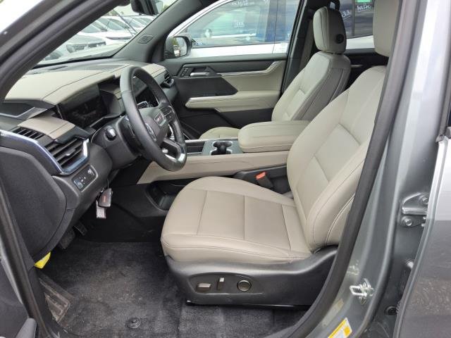 Used 2026 GMC Acadia Elevation w/ Elevation Premium Package FWD image 2