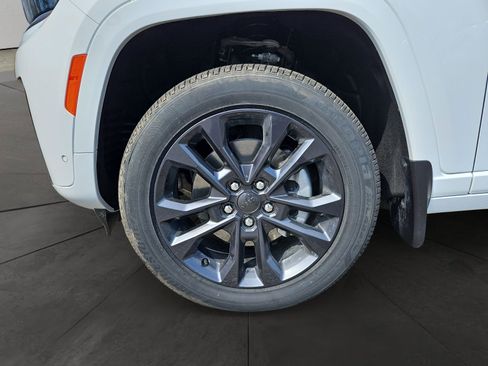 New 2026 Jeep Grand Cherokee L Limited AWD/4WD image 14