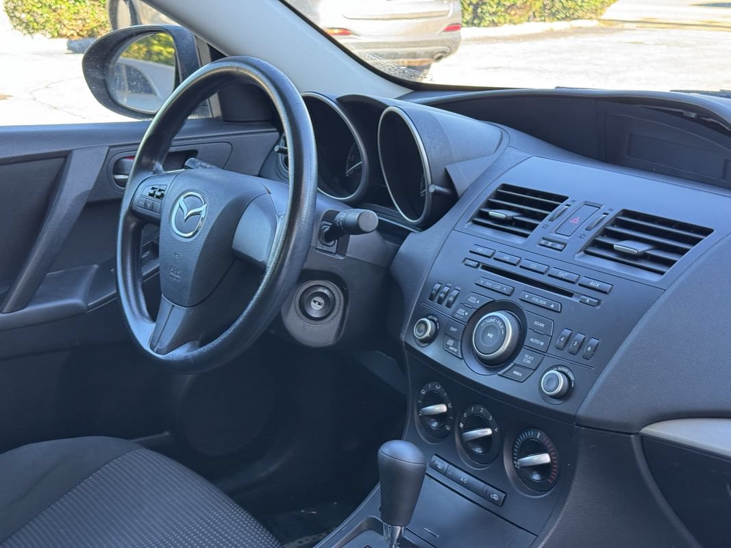 Used 2013 MAZDA MAZDA3 i SV FWD image 15
