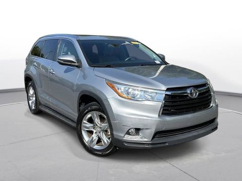 Used 2015 Toyota Highlander Limited FWD image 4