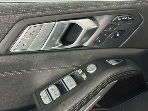 Used 2021 BMW X7 xDrive40i w/ Parking Assistance Package image 13