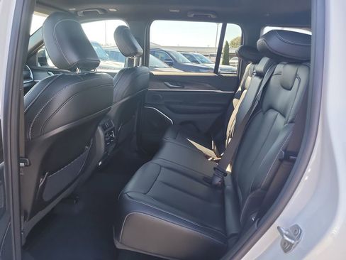 New 2026 Jeep Grand Cherokee Limited w/ Limited Altitude Package AWD/4WD image 14