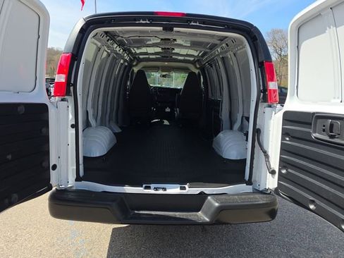 New 2026 Chevrolet Express 2500 RWD image 11