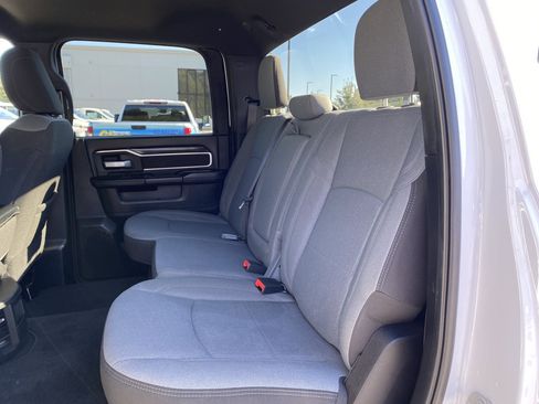 Used 2024 RAM 3500 Big Horn image 34