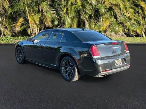 Used 2016 Chrysler 300 S image 7