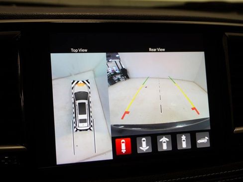 Used 2022 Chrysler Pacifica Touring-L w/ Uconnect Theater Family Group image 26