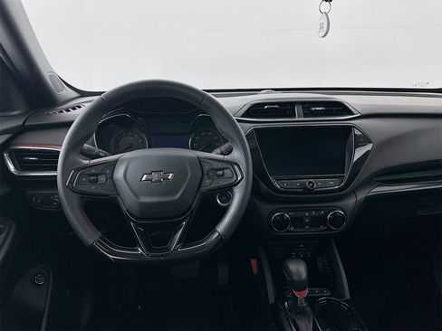 Used 2021 Chevrolet TrailBlazer RS w/ Sun and Liftgate Package image 23