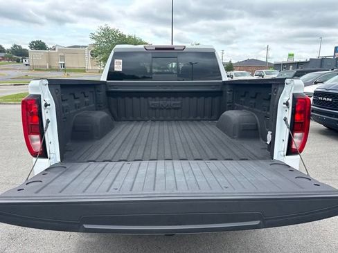 Used 2024 GMC Sierra 1500 Elevation w/ Preferred Package AWD/4WD image 15