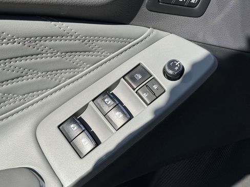 Certified 2022 Toyota Avalon Limited image 15