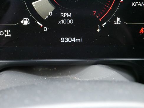 Used 2025 GMC Yukon XL AT4 image 28