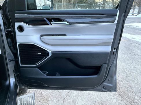 Used 2022 Jeep Wagoneer Series III w/ Premium Group I image 18