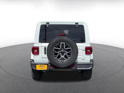 Used 2025 Jeep Wrangler Unlimited Sahara AWD/4WD image 12